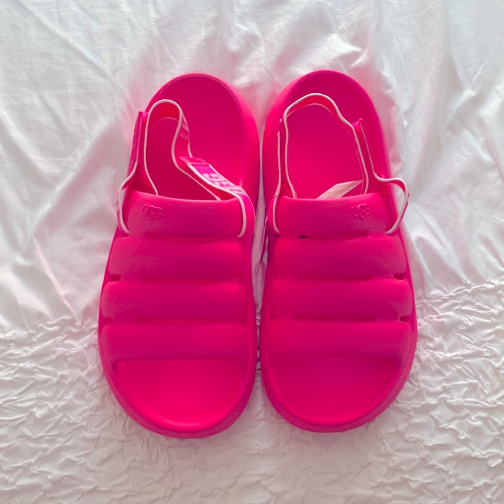 Brand new with tags! Ugg sport yeah sandals